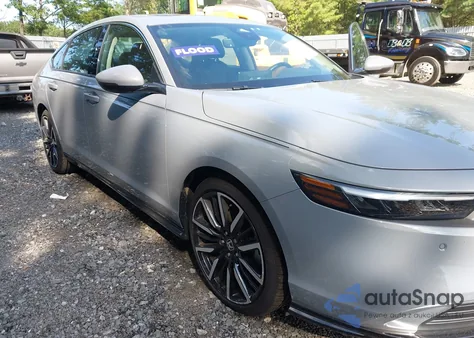 2024 Honda Accord Hybrid Touring from USA, damaged, VIN 1HGCY2F88RA075343